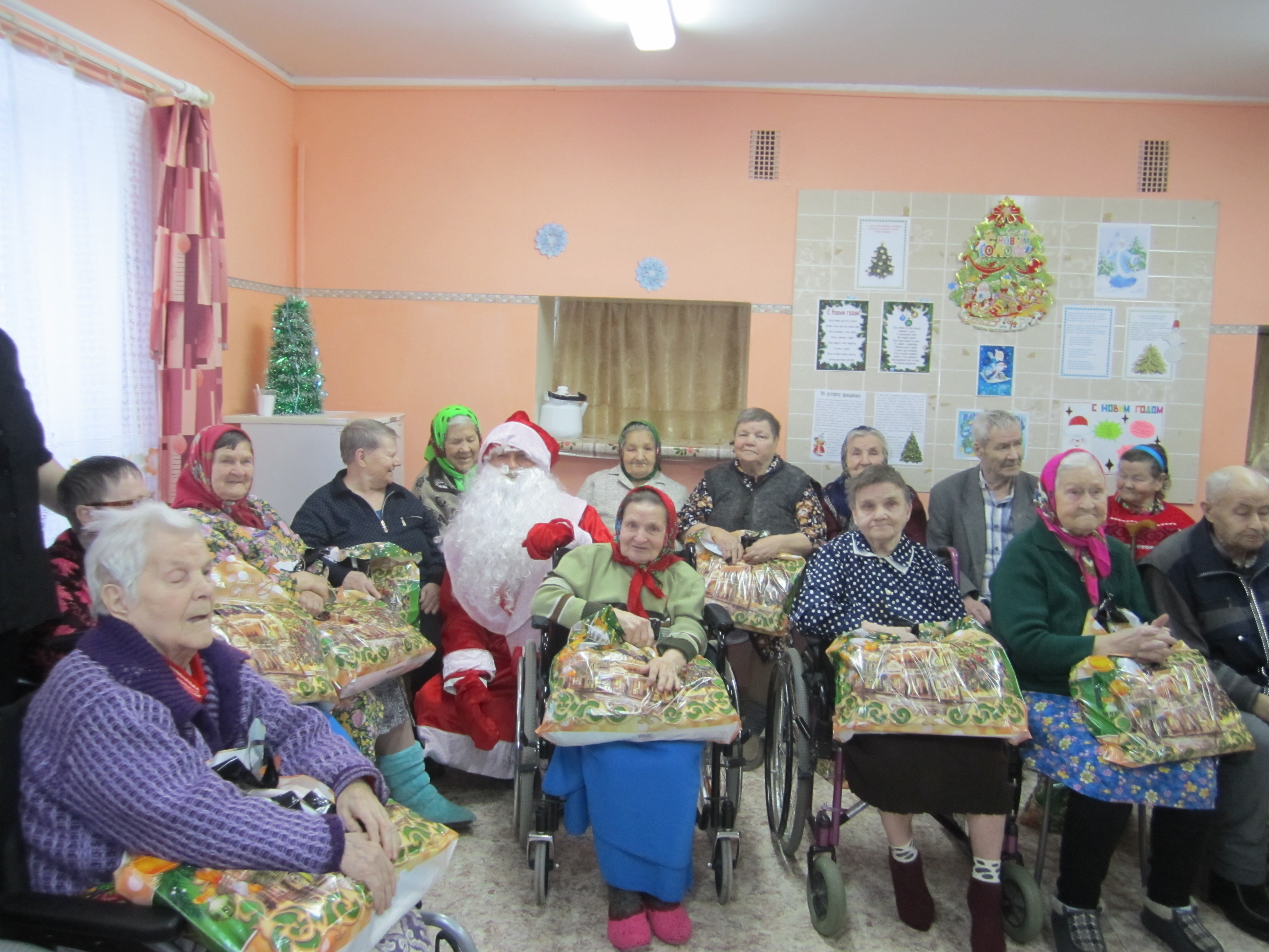 Новогодние чудеса для пожилых граждан...