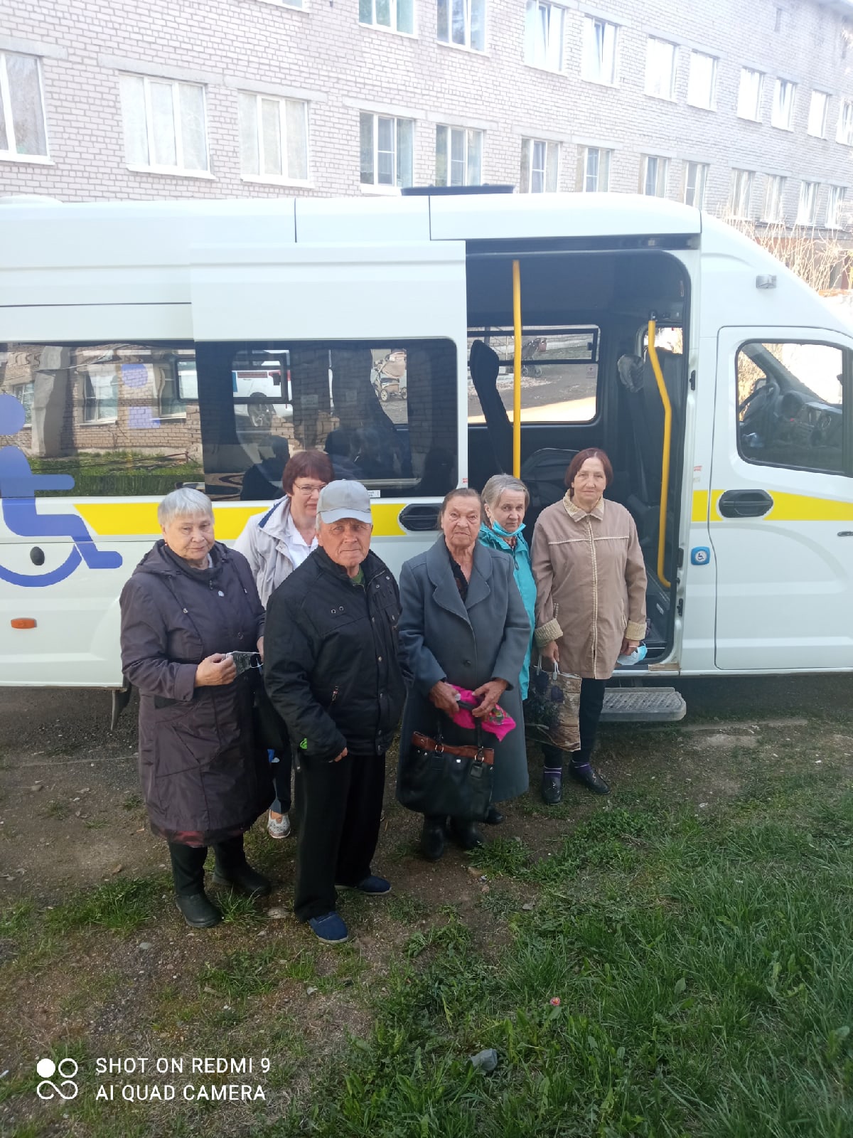 О доставке граждан старше 65 лет