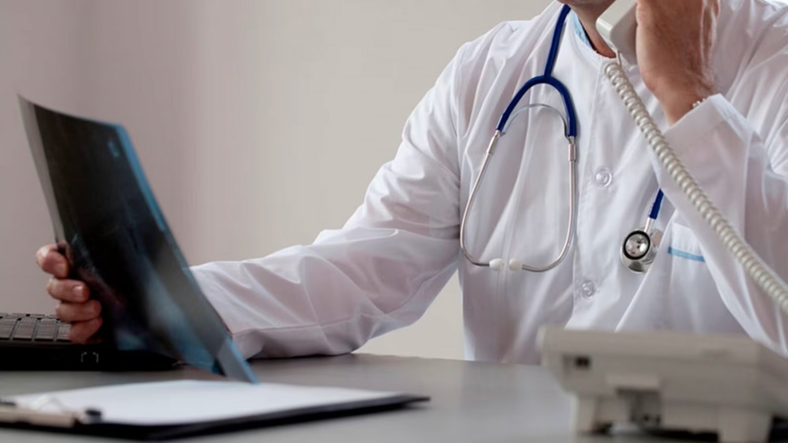 Введен единый телефон для записи на приём к врачу для всех медучреждений региона.