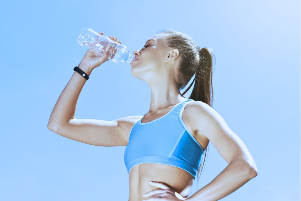 В жаркие летние дни возрастает риск получения теплового или солнечного удара. Они несут для здоровья человека не просто неприятные, но и очень серьезные последствия.