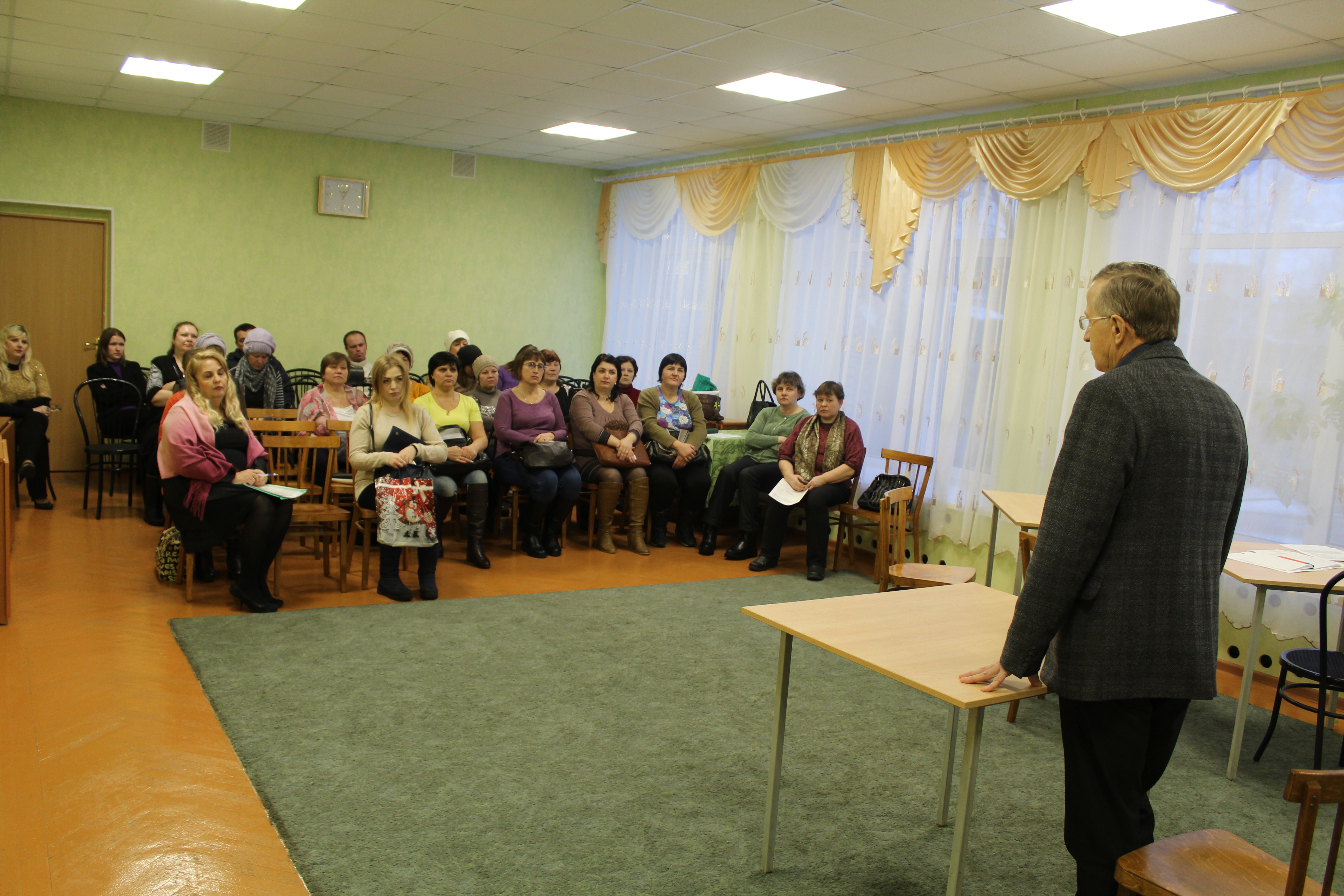 Школа обучения навыкам ухода за пожилыми людьми и инвалидами.