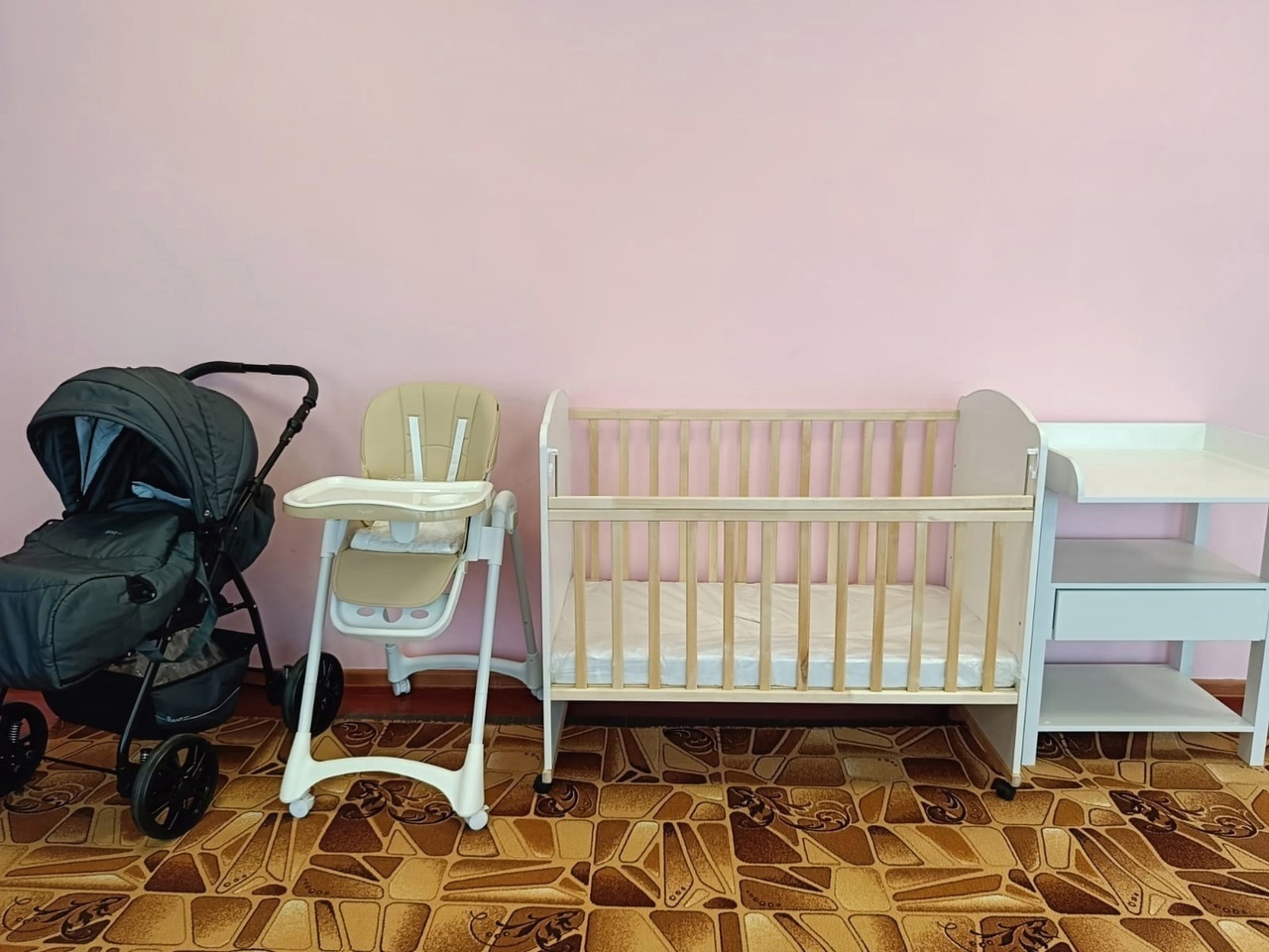 Пункт проката предметов первой необходимости для новорожденных детей