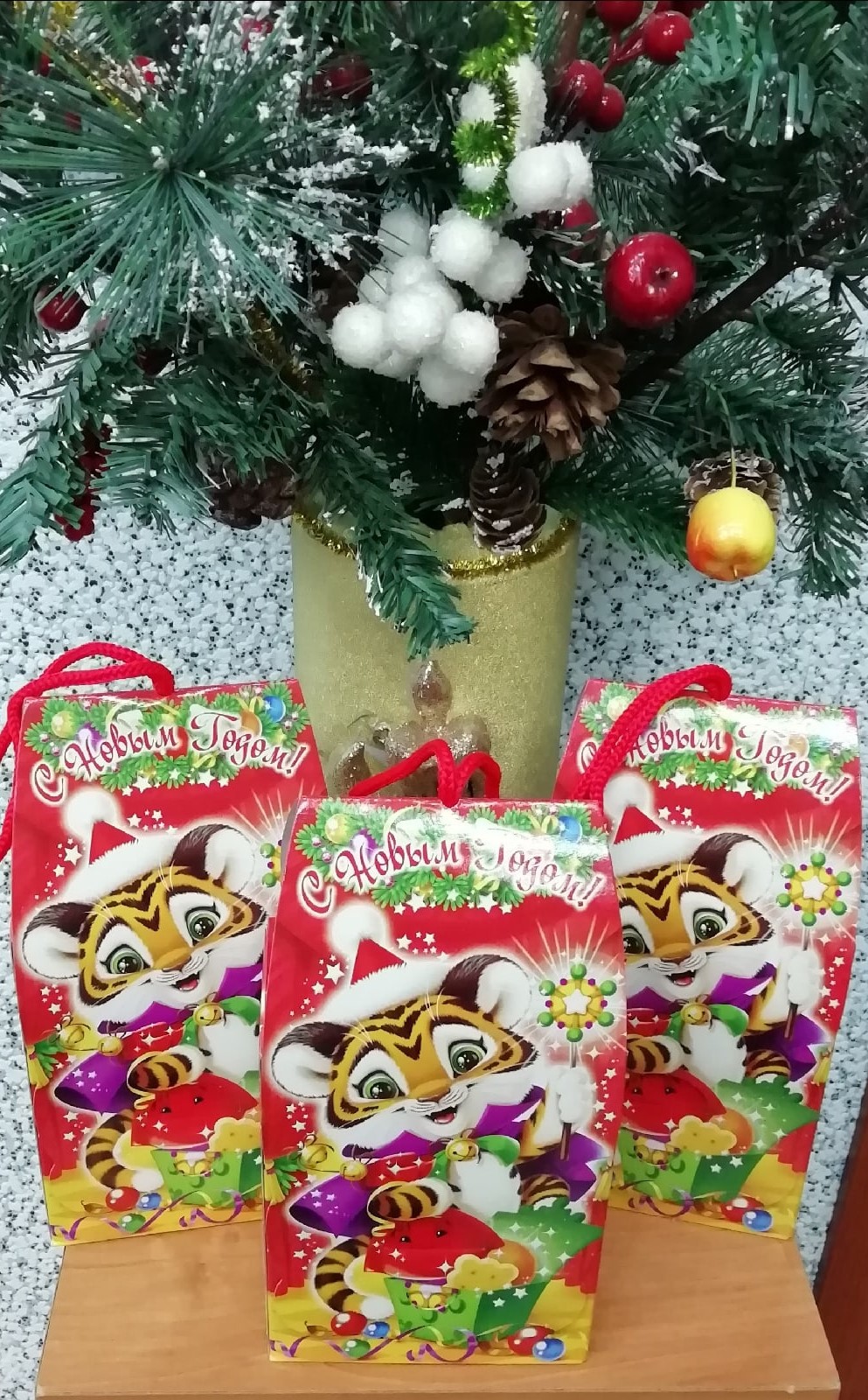 Подарки на Новый год детям неработающих граждан