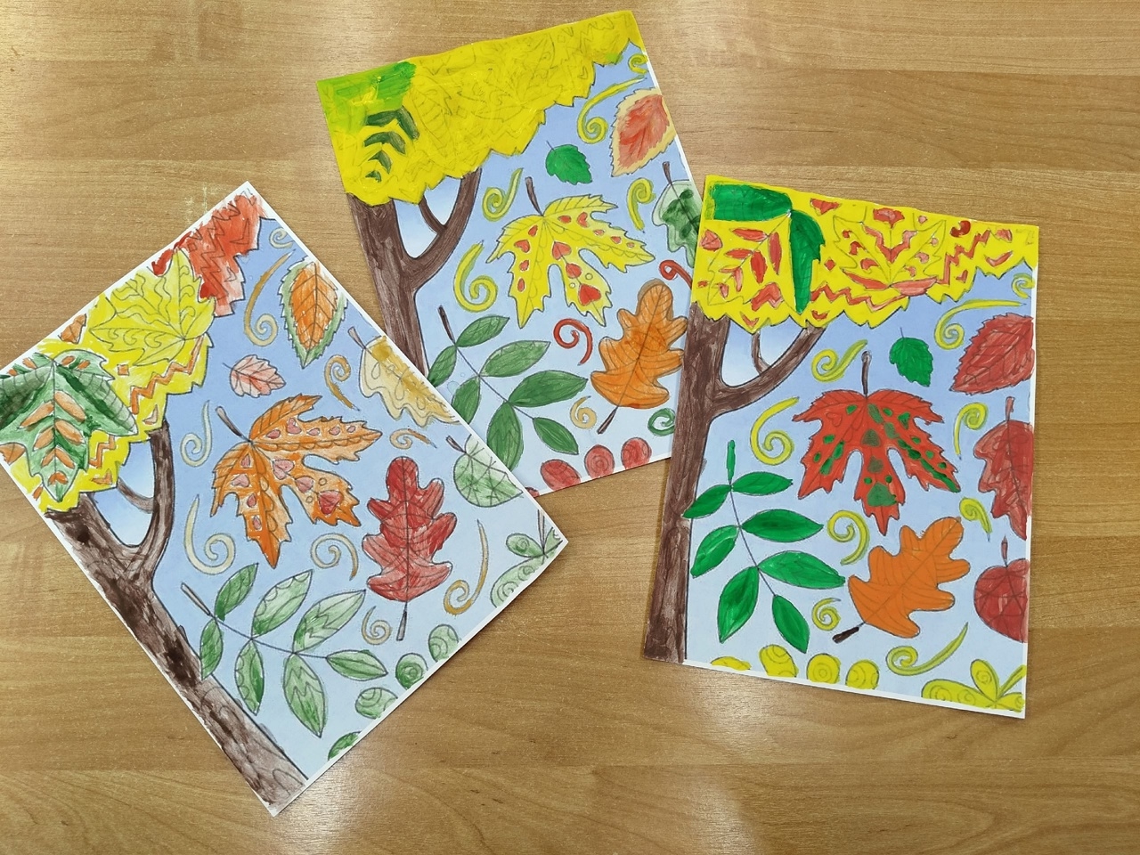 В реабилитационной службе с получателями социальных услуг проведено творческое занятие «Краски осени».