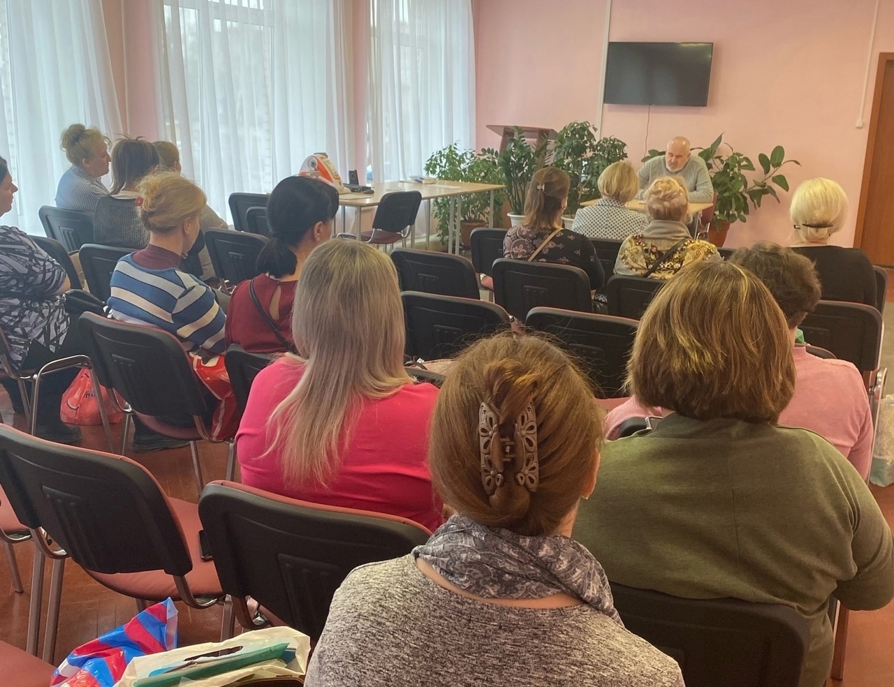 26 марта 2024 г. состоялось собрание работников отделения социального обслуживания на дому граждан пожилого возраста и инвалидов.