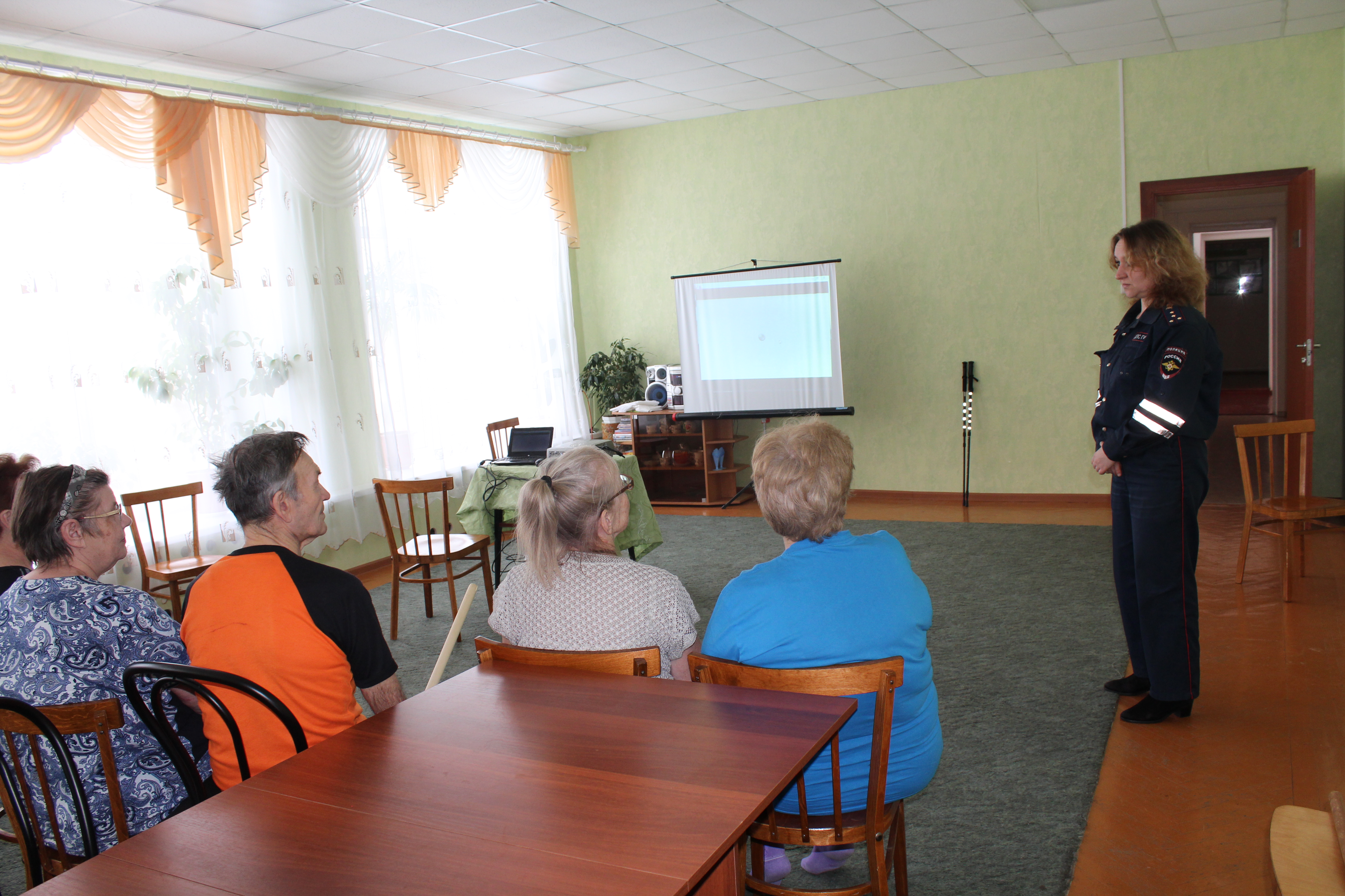 Акция  "Уважай возраст, уступи дорогу!»