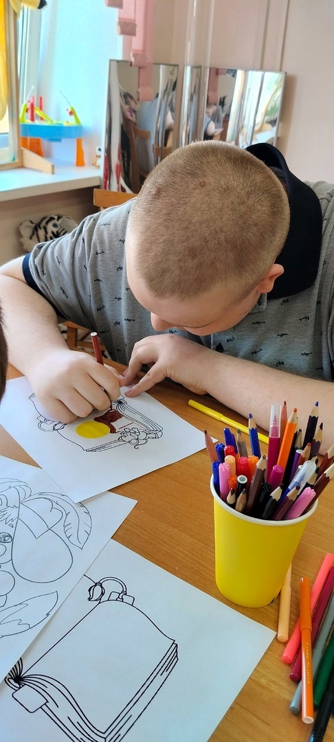 Литературная викторина «По следам сказок»