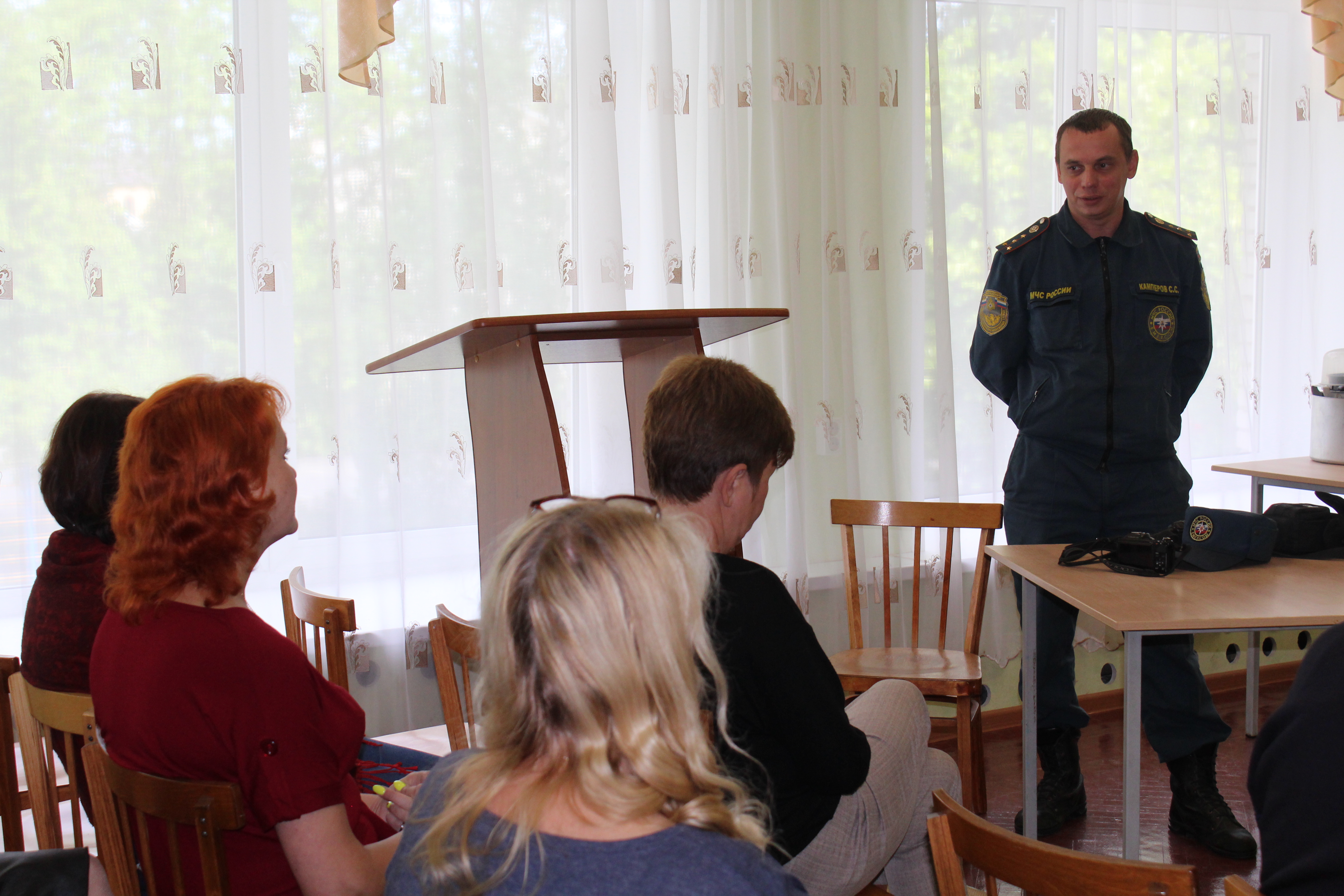 Беседа о соблюдении необходимых мер по противопожарной безопасности.