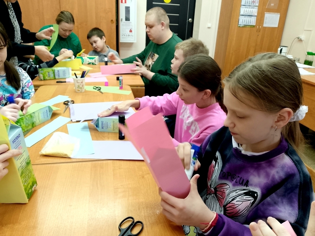 Мастер-класс «Кормушка для птиц»