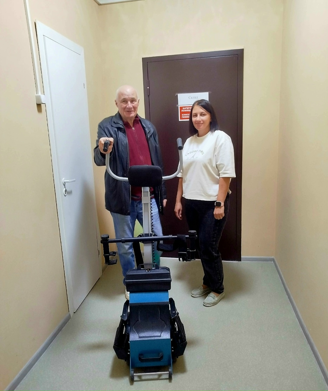 Надёжные помощники: лестничный шагающий подъёмник для инвалидной коляски ПУМА-УНИ-130