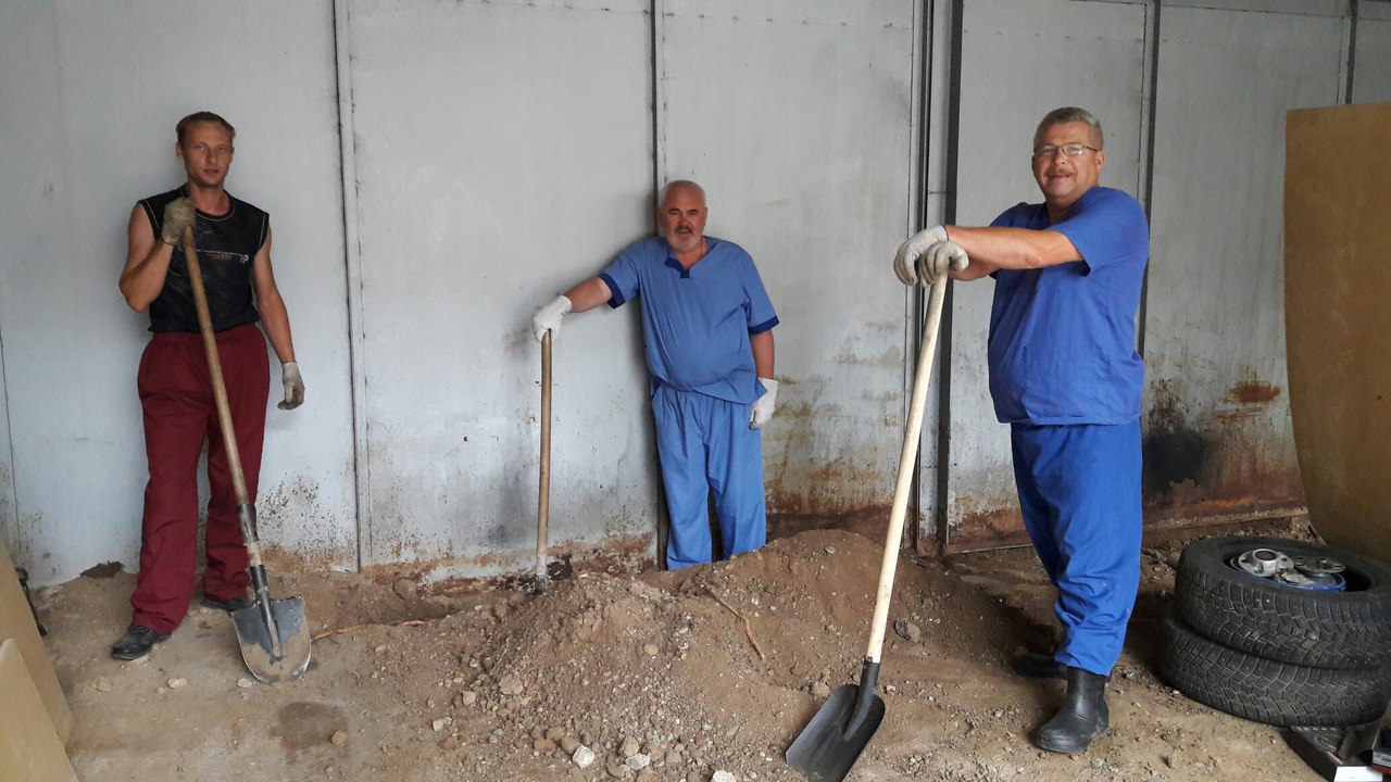 Субботники на территории  БУ СО ВО «КЦСОН Шекснинского района»